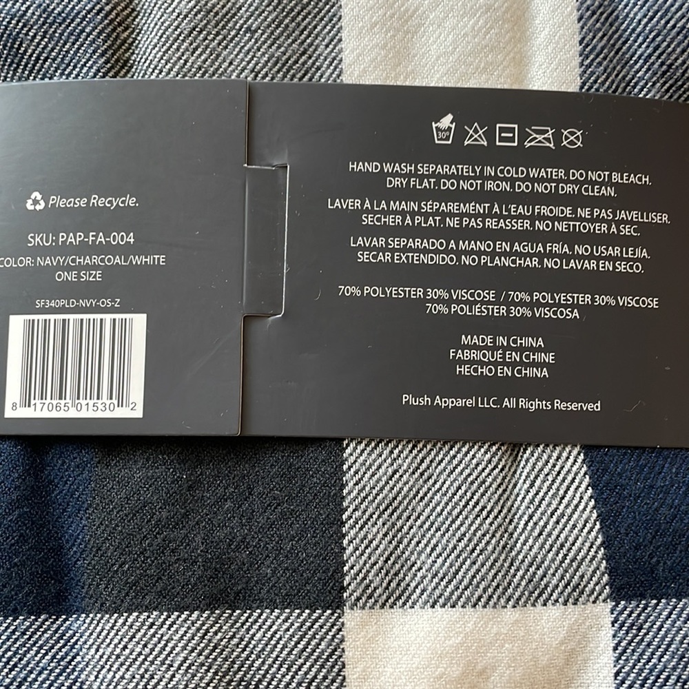 BNWT scarf - Picture 2 of 2